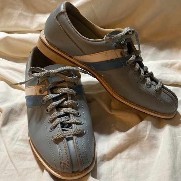 NSG Shoes - Vintage NSG Striker Bowling Shoe Women Size 7 Leather Blue/White Striped